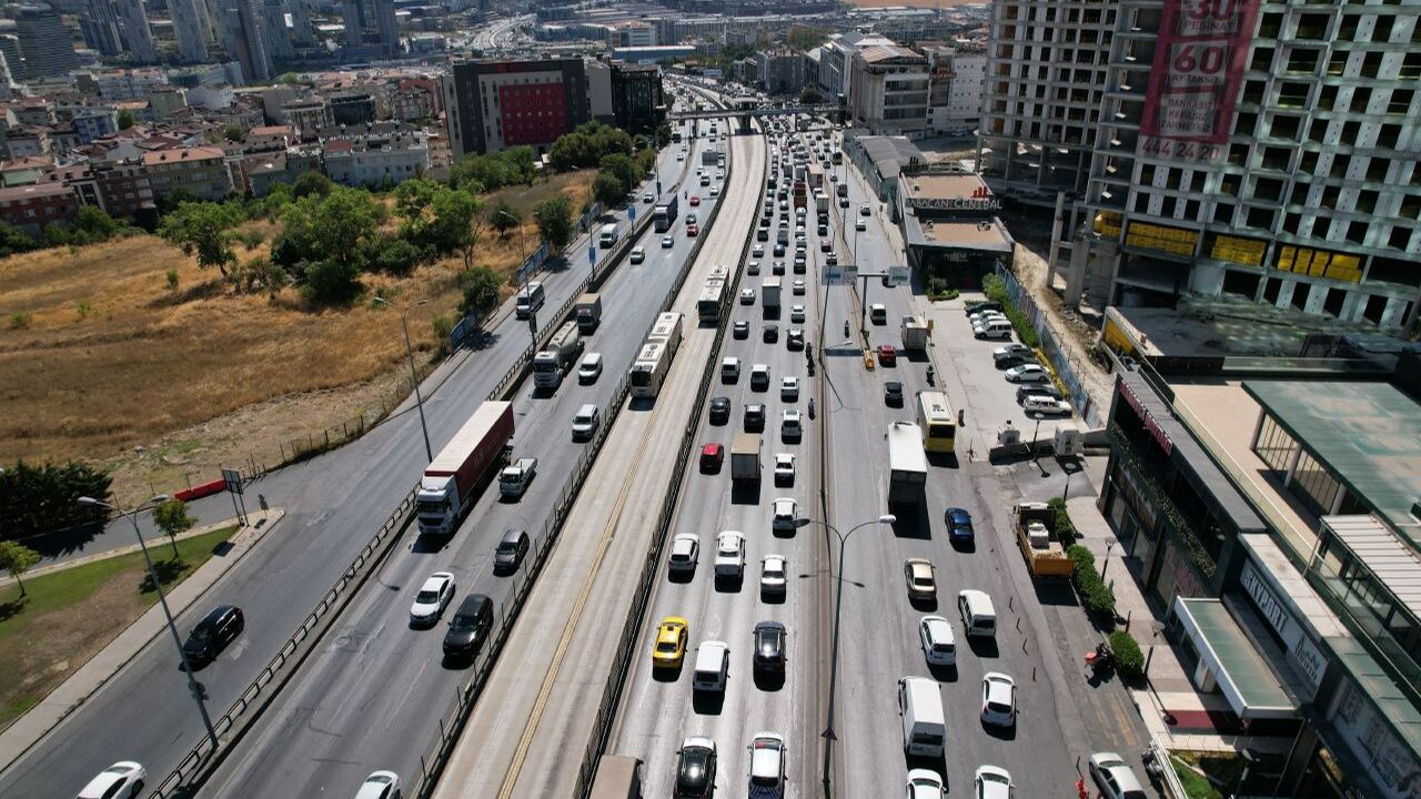 Metrobüs kazasının ardından yeni yapılan beyaz yolun güvenilirliği gündeme geldi