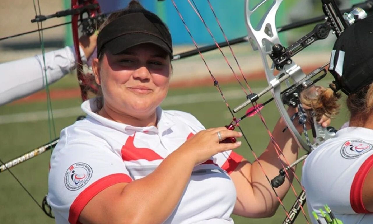 Son dakika | Paralimpik milli okçu Öznur Cüre, rekorları alt üst etti - 1. Resim