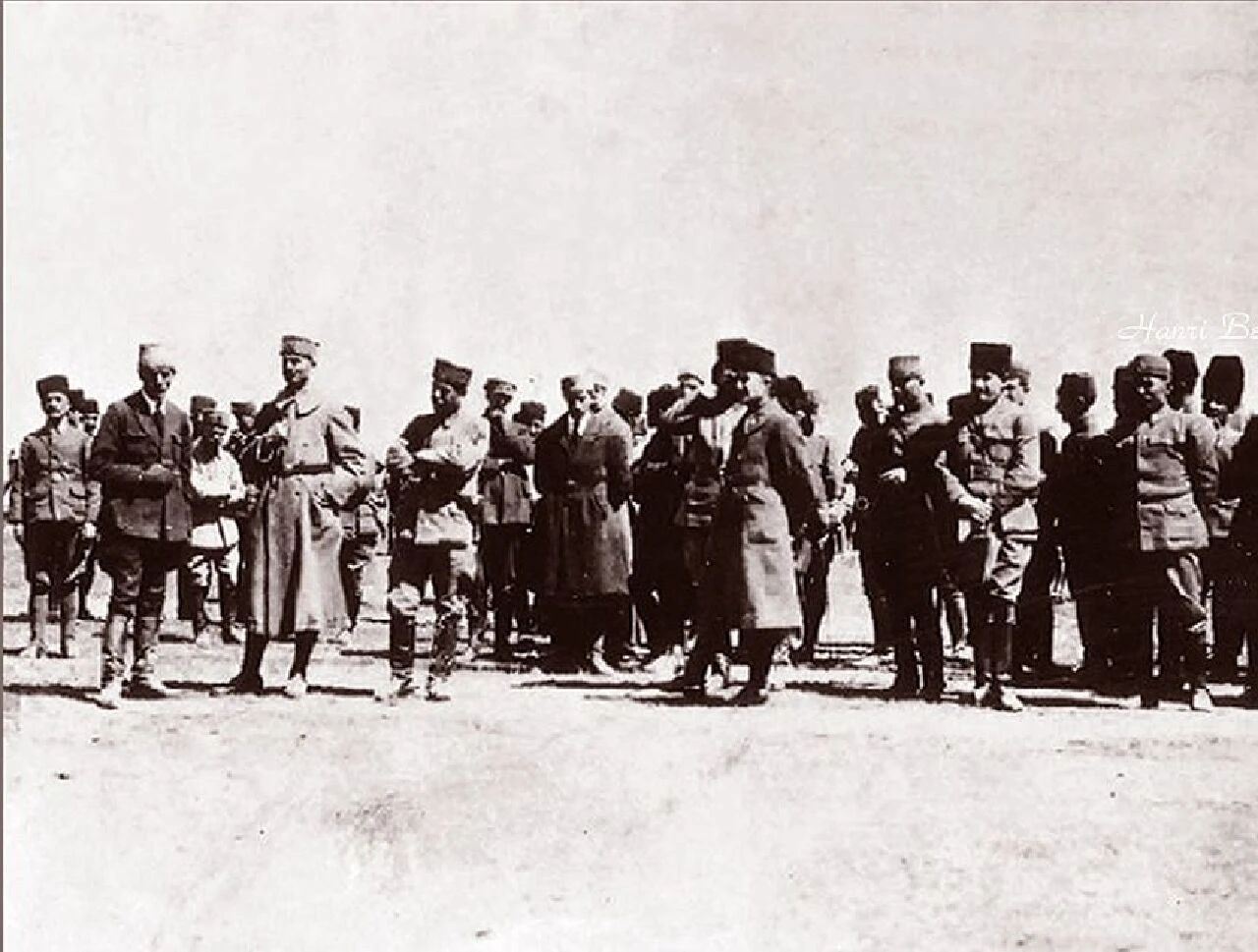 30 Ağustos'ta Türk ordusu Yunan ordusunu kesin bir zaferle mağlup etti - 3. Resim