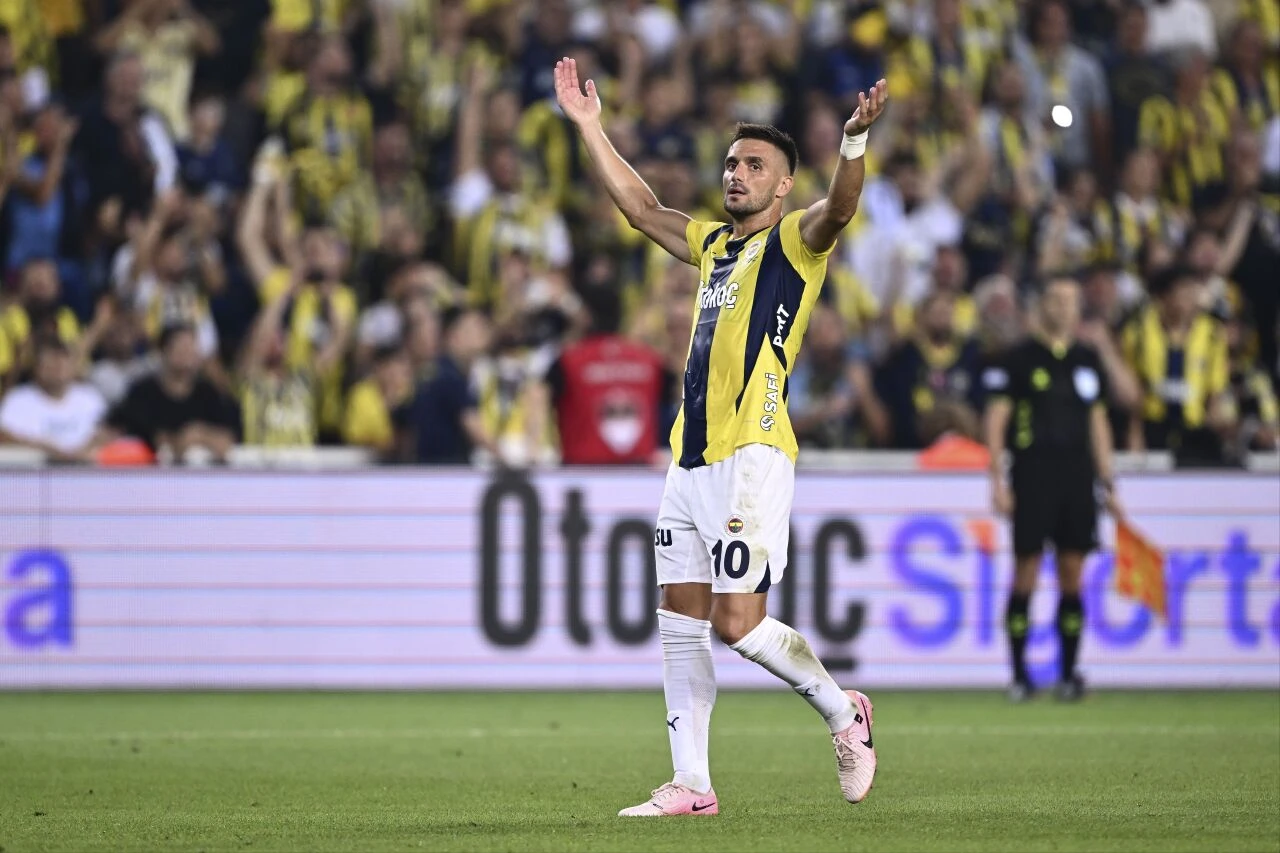 Fenerbahçe, Alanyaspor'u 4-0'lık skorla mağlup etti! - 7. Resim