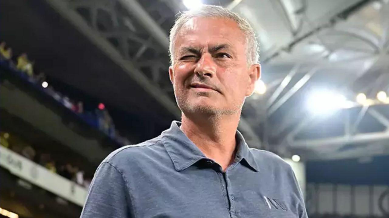 Jose Mourinho maç sonu basın toplantısında konuştu! &#039;Sadece Galatasaray kart görmüyor&#039;