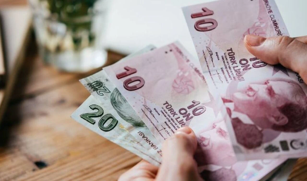 Memur maaşı Ocak 2025 zammı için iki yeni hesap!  İşte zamlı memur ve memur emeklisi maaşı tablosu… - 1. Resim