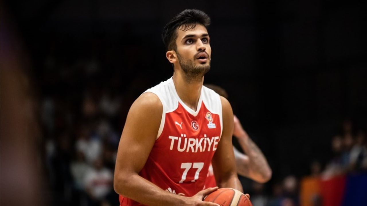 Ömer Faruk Yurtseven Panathinaikos takımına gelerek Ergin Ataman ile birlikte çalışacak!