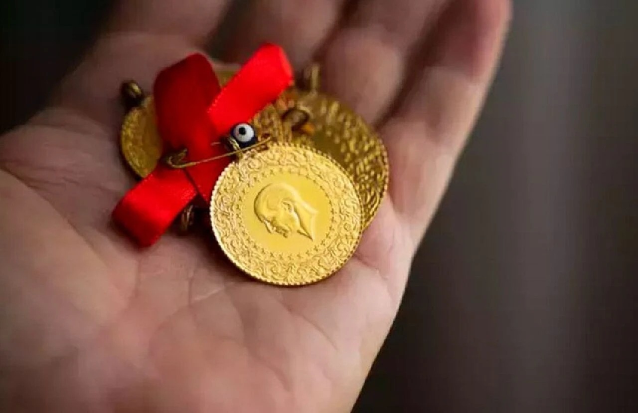 Altın fiyatlarındaki son tahmin şaşırttı! Analistler yıl sonu için meraklandıran ons altın fiyatını verdi - 1. Resim