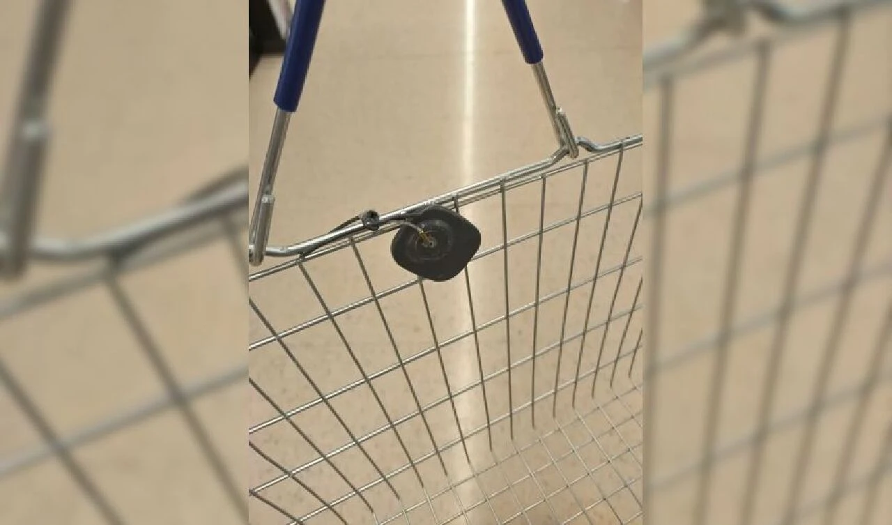 İngiltere adeta suça yenik düştü! Ülkenin en büyük marketi sepet hırsızlığına etiketli çözüm üretti - 1. Resim