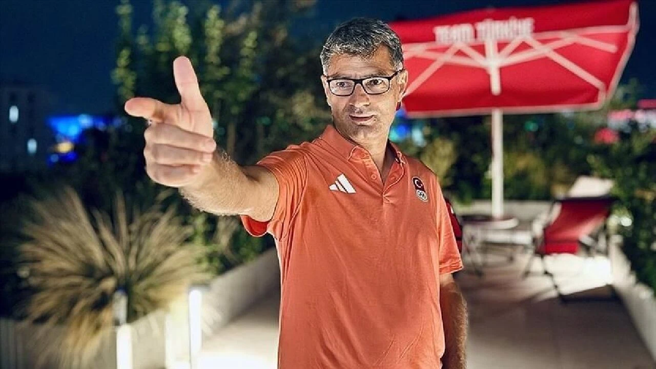 Yusuf Dikeç askeri üniformasıyla 30 Ağustos pozunu paylaştı - 2. Resim