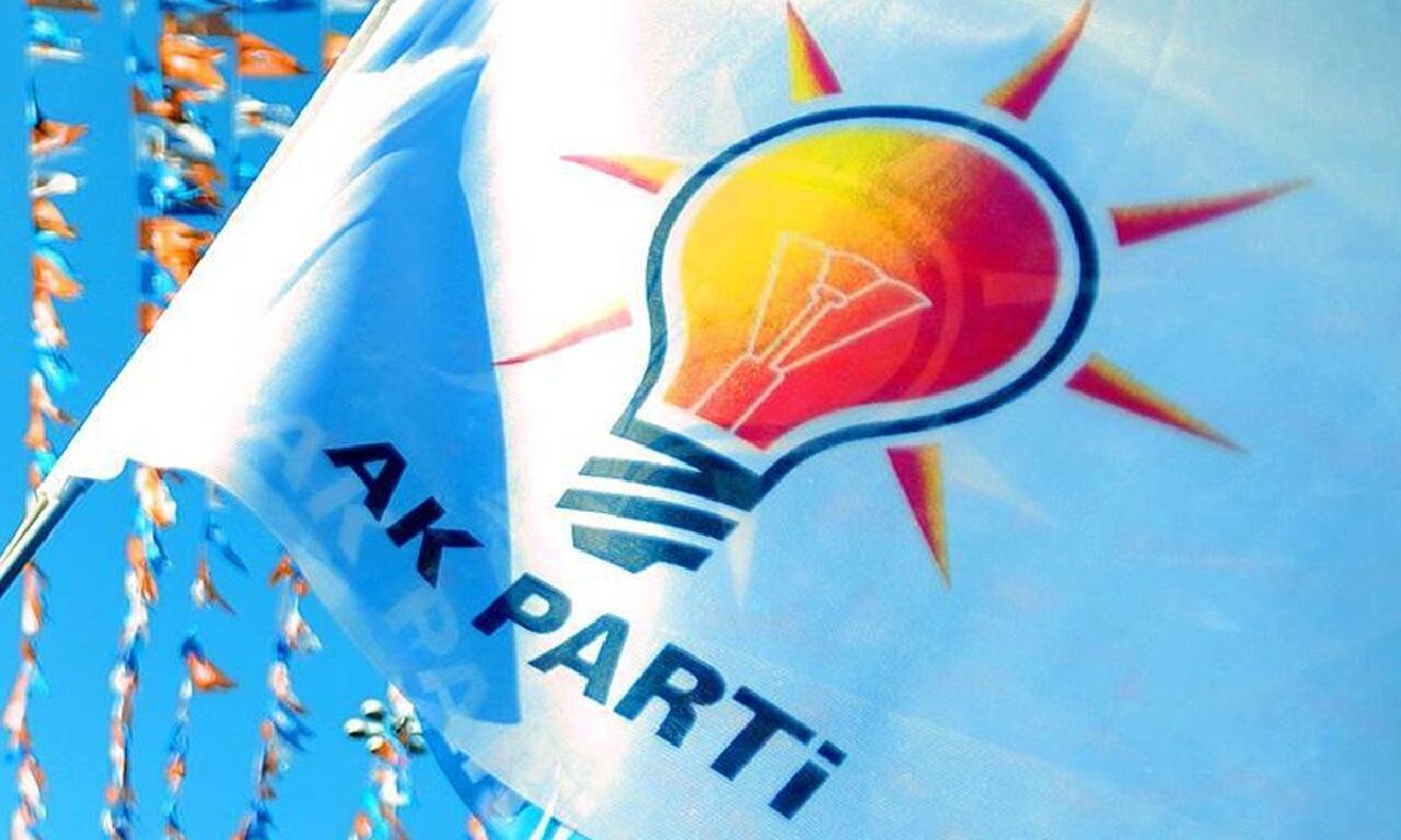 AK Parti'de 3 istifa! 