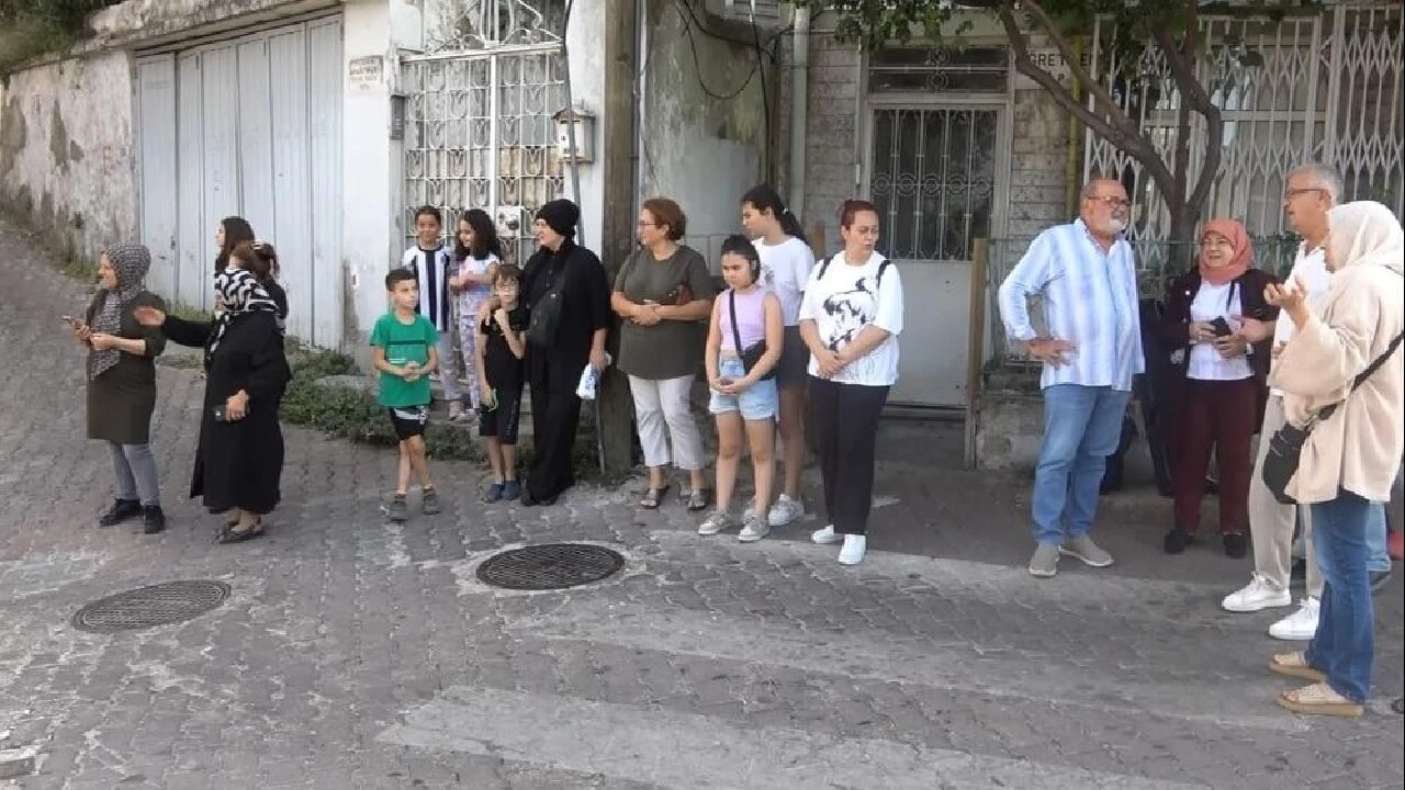 Bursa’da yıkılan okul geri yapılmayınca veliler eylem yaptı!