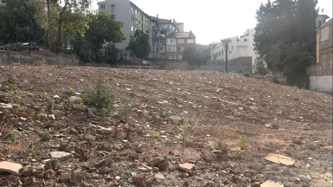Bursa’da yıkılan okul geri yapılmayınca veliler eylem yaptı!