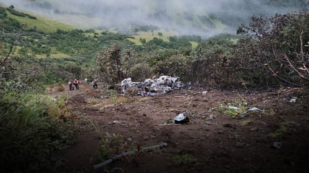 Rusya'da 22 yolcusuyla kaybolan helikopterin enkazına ulaşıldı