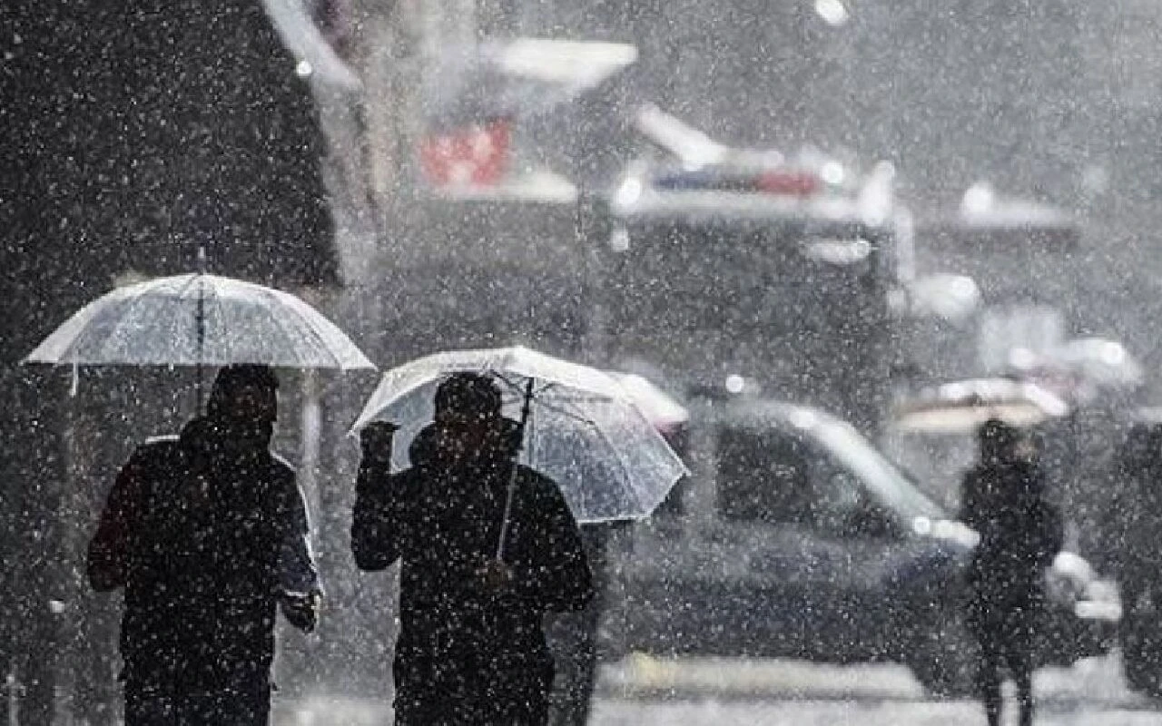 Son dakika | İstanbul Valiliği uyardı! Çok kuvvetli sağanak geliyor: 'Önümüzdeki 4 saatlik periyotta...'