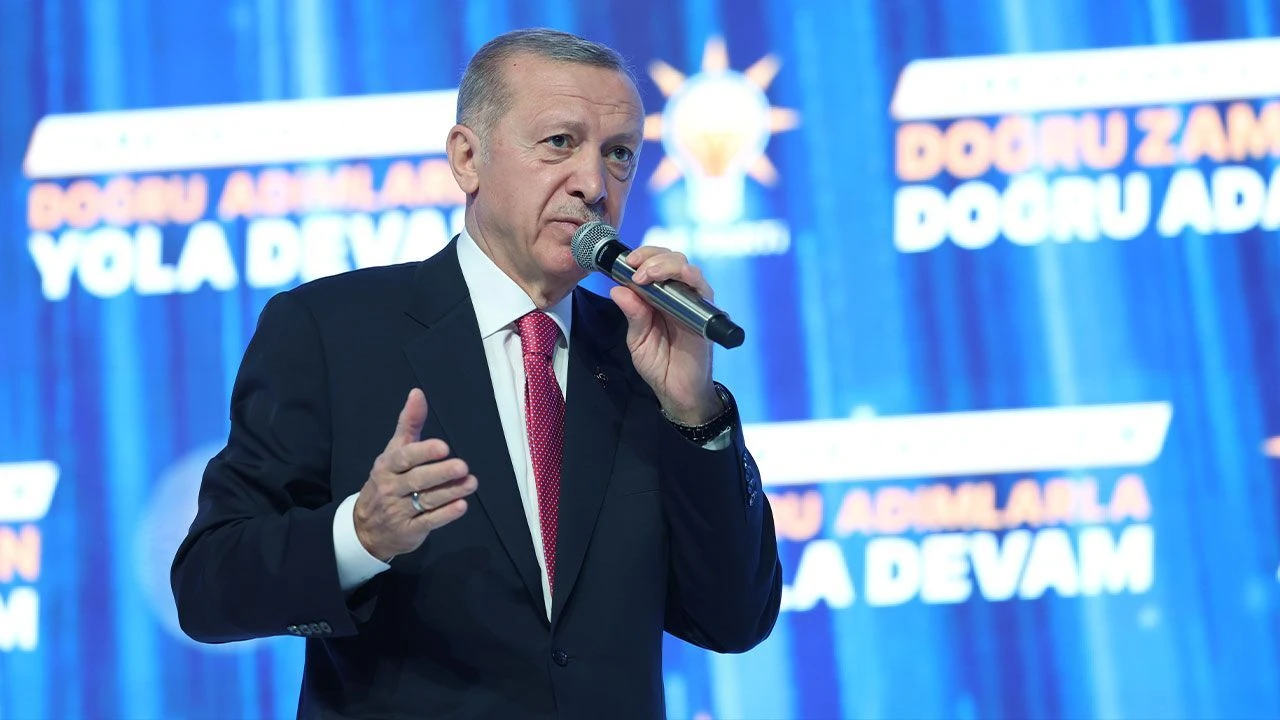AK Parti'de kongre hazırlığı: Erdoğan değişim sürecini başlatacak - 1. Resim