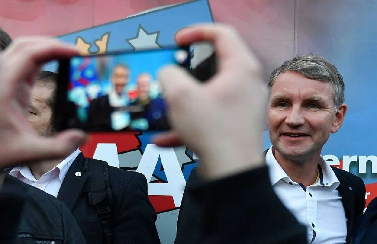 Almanya'da Hitler'den bu yana bir ilk: Aşırı sağ seçimden zaferle çıktı! Olaf Scholz'un koltuğu sallanıyor - 2. Resim