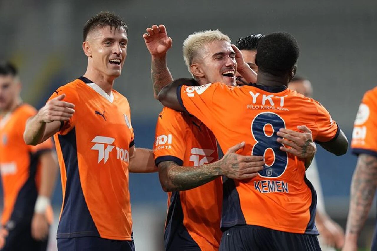 Başakşehir'in UEFA Konferans Ligi maç tarihleri açıklandı - 1. Resim