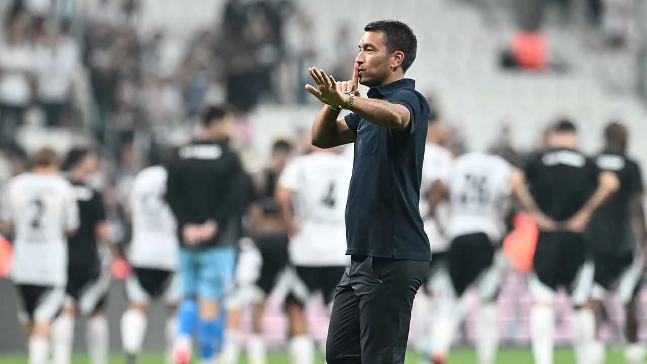 Bronckhorst'tan transfer yorumu: Önümüzdeki günler önemli - 1. Resim