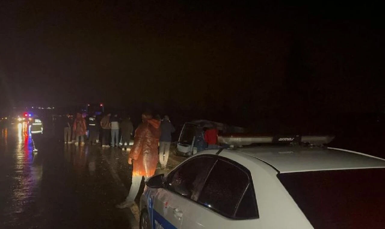 Eskişehir'de polis midibüs şarampole uçtu: 14'ü polis 15 yaralı