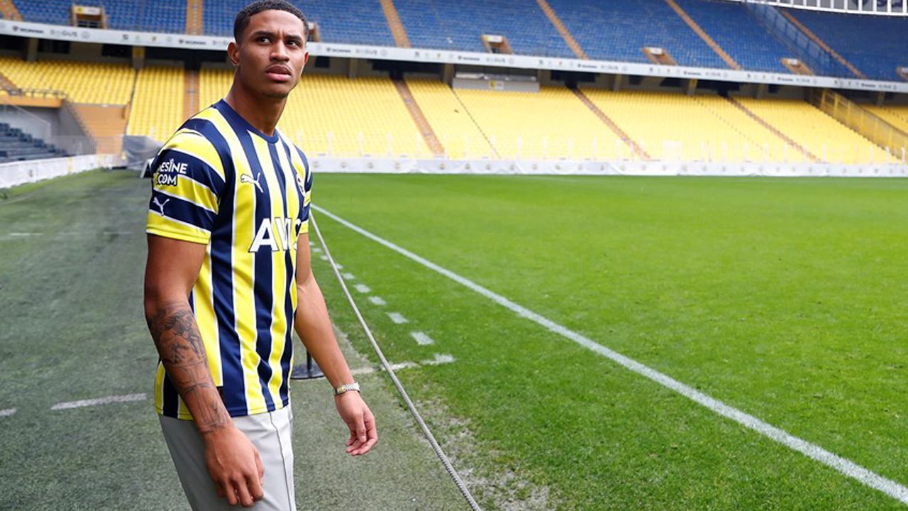 Fenerbahçe&#039;den Jayden Oosterwolde&#039;ye transfer sözü