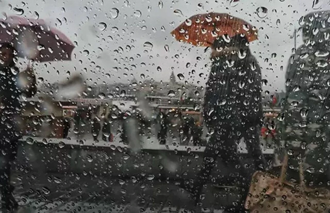 Meteoroloji 23 ili 'sarı kodlu' uyardı! Uzman isim İstanbul için saat verdi: Kuvvetli yağış geliyor