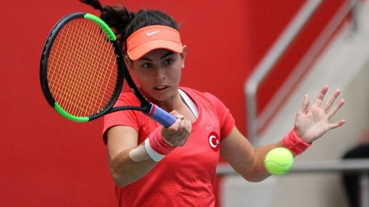 Milli tenisçi  Ayla Aksu, kariyerindeki 13. tekler şampiyonluğunu kazandı