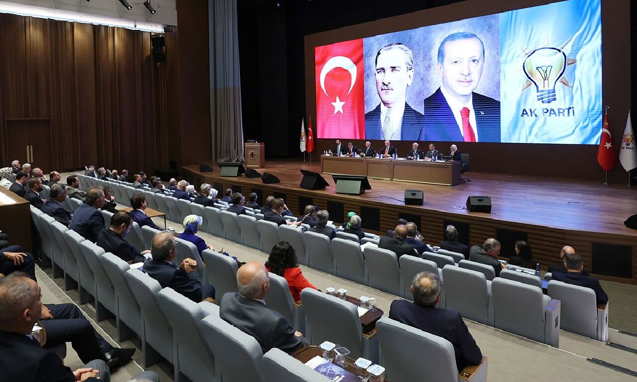 AK Parti'de kritik MKYK toplantısı başladı! Erdoğan değişim için 'start' verecek - 1. Resim