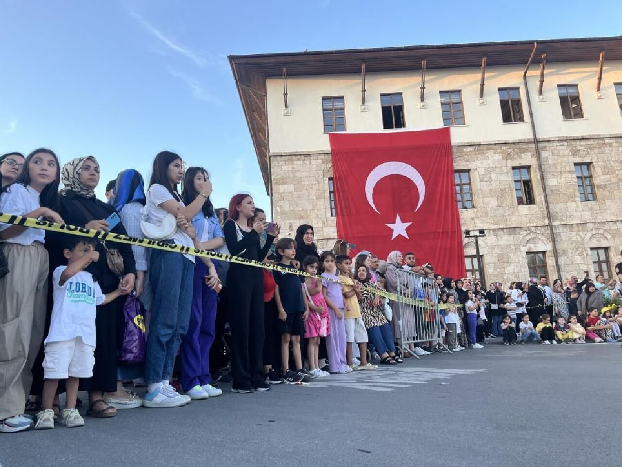 Böyle halay görülmedi: Sivas’ta 1058 kişi kol kola girdi! - 4. Resim