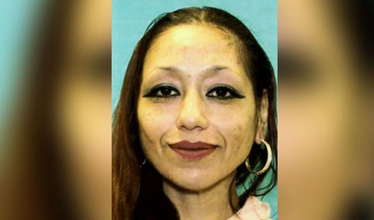 Engelli çocuğunu markette satan kadın cinayetten aranıyor! Bilgi verene para ödülü verilecek