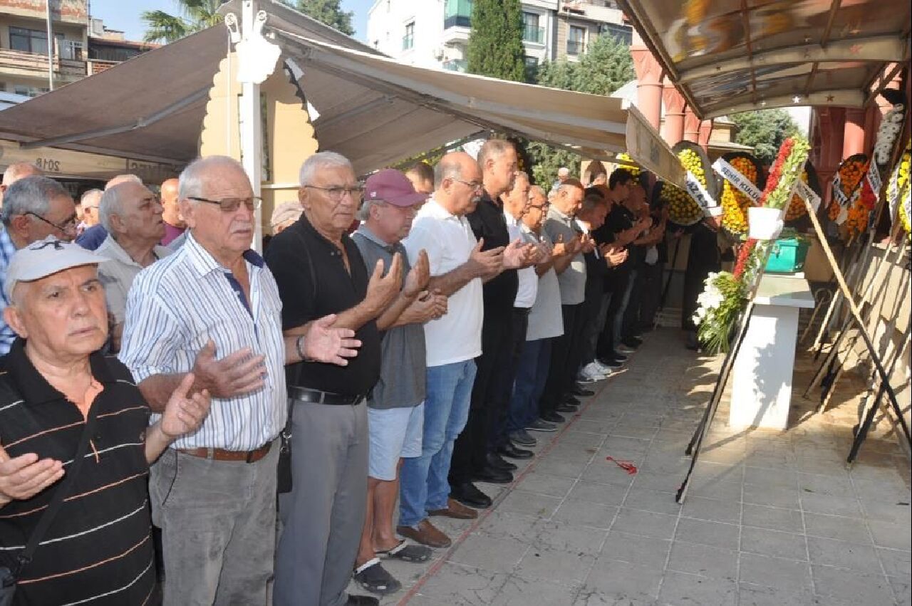 CHP Genel Başkanı Özgür Özel’in acı günü: En büyük destekçimi kaybettim! - 1. Resim