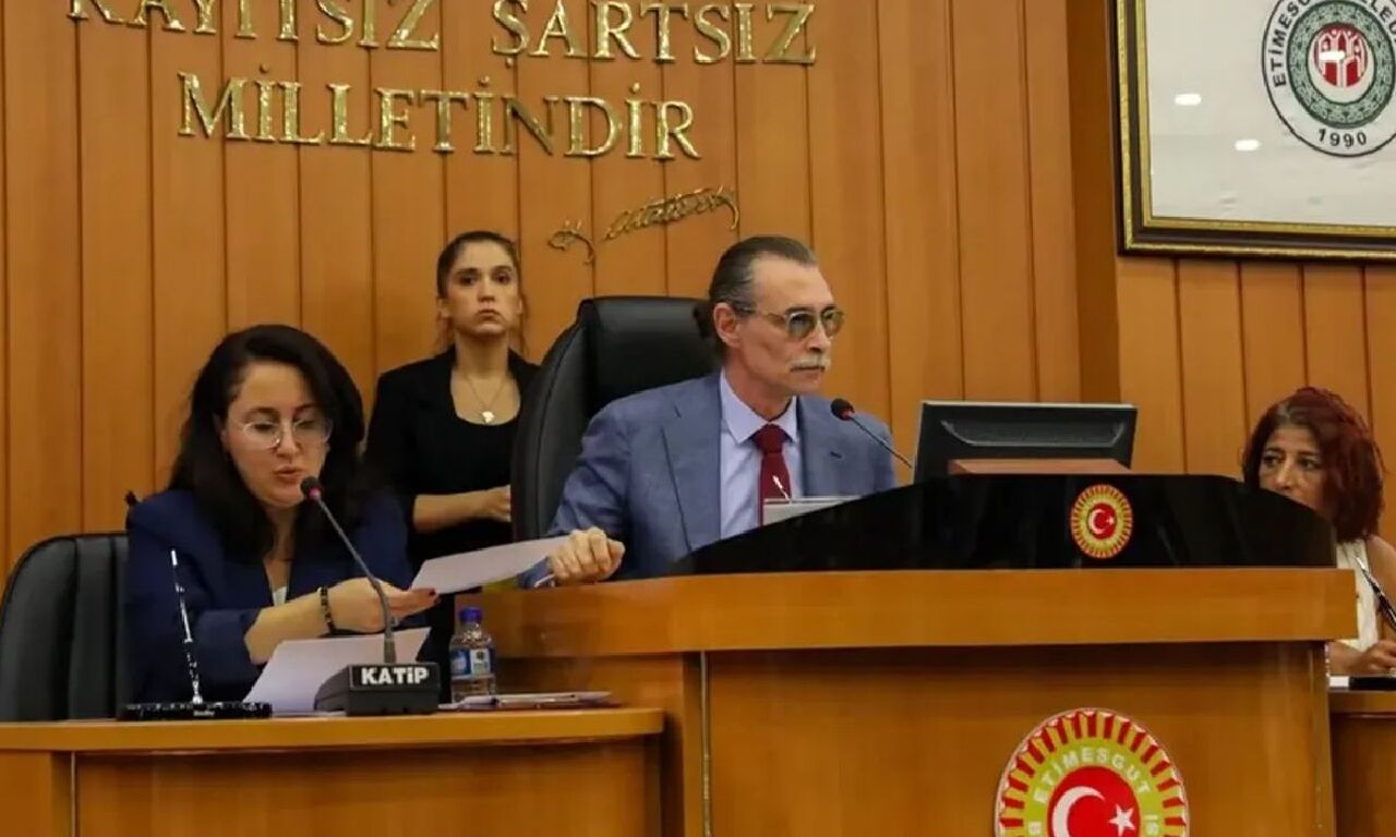 CHP'de yine 'eş-dost' ataması! Erdal Beşikçioğlu'ndan aralarında rol arkadaşının da olduğu 5 atama - 1. Resim