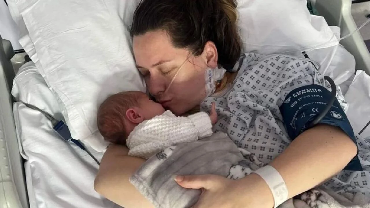 Doğum esnasında et yiyen bakteri kaptı! Korkunç günler yaşadı