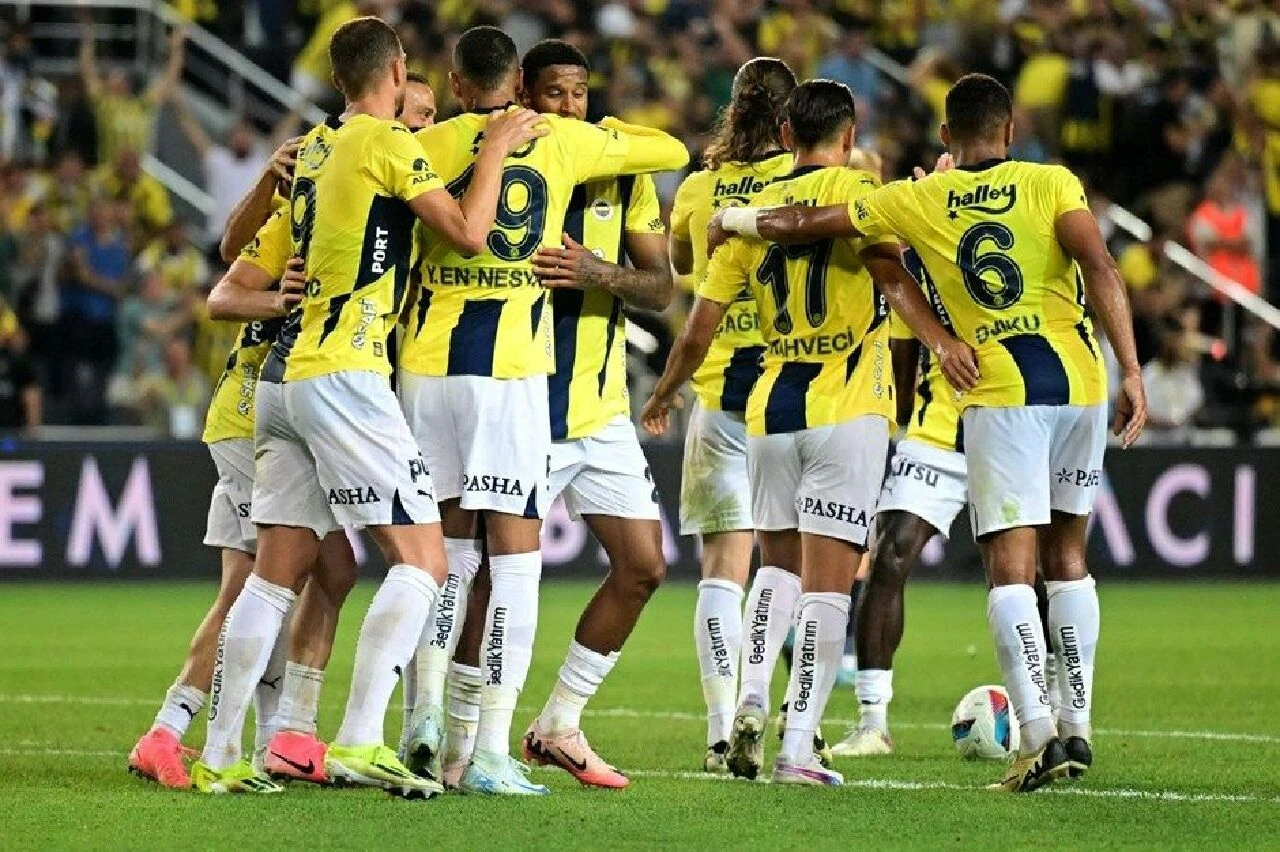 Fenerbahçe Galatasaray derbisi 21 Eylül Cumartesi günü saat 20.00'de yapılacak