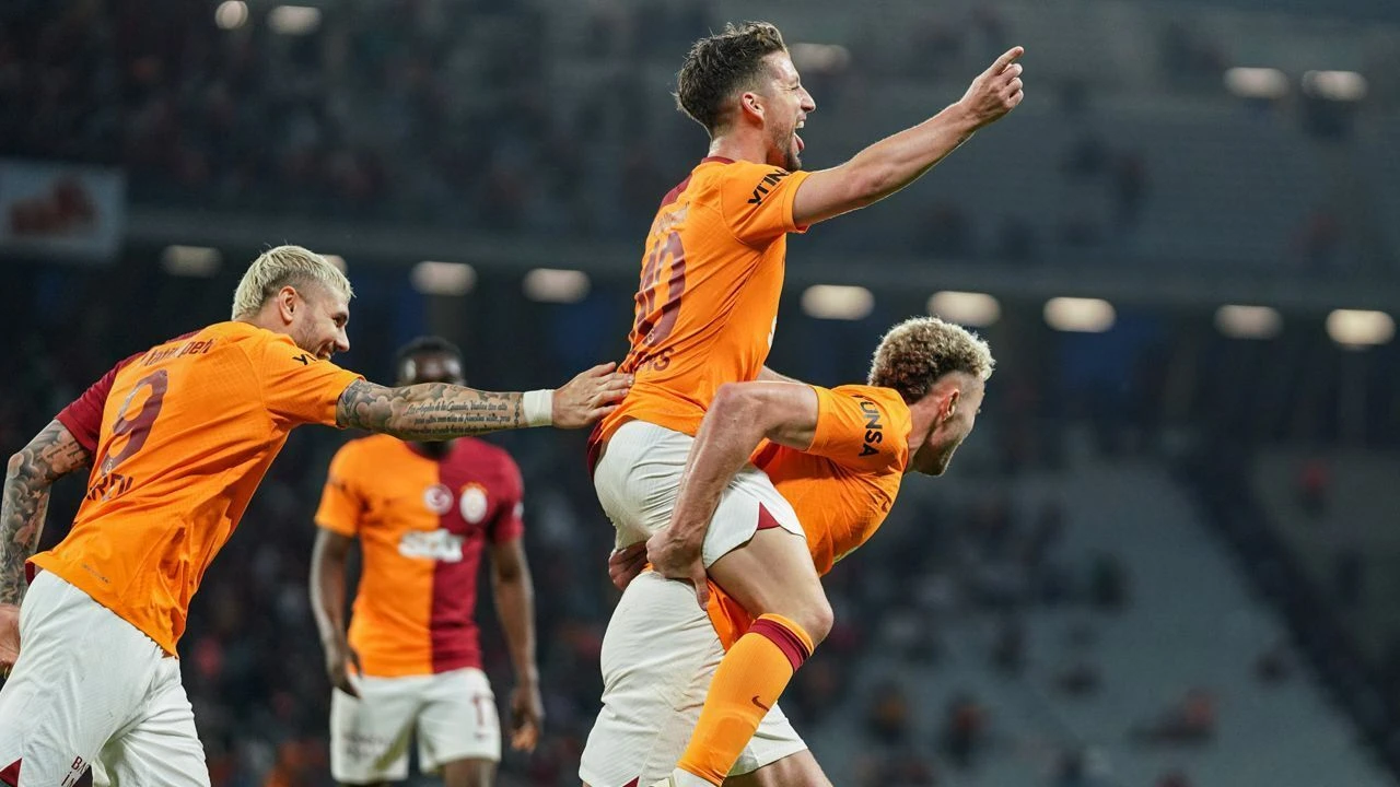 Fenerbahçe Galatasaray derbisi 21 Eylül Cumartesi günü saat 20.00'de yapılacak