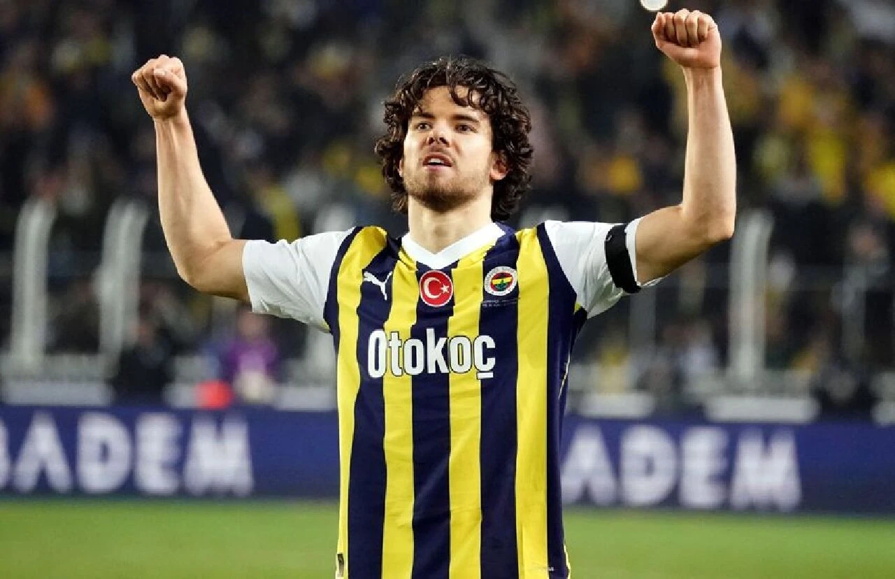 Ferdi Kadıoğlu'ndan Fenerbahçe'ye sürpriz telefon