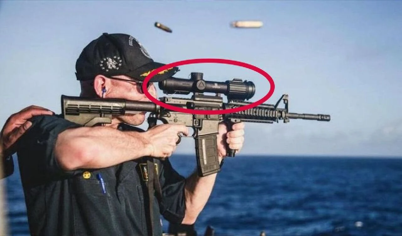 Fotoğrafı alay konusu olmuştu! ABD savaş gemisi komutanı görevden alındı