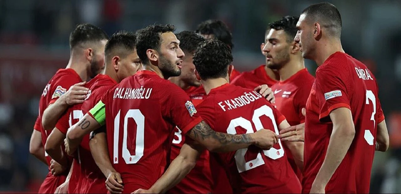 Galler Türkiye maçının hakemi Rohit Saggi karnesi! 4 Türk takımının maçını yönetti - 1. Resim