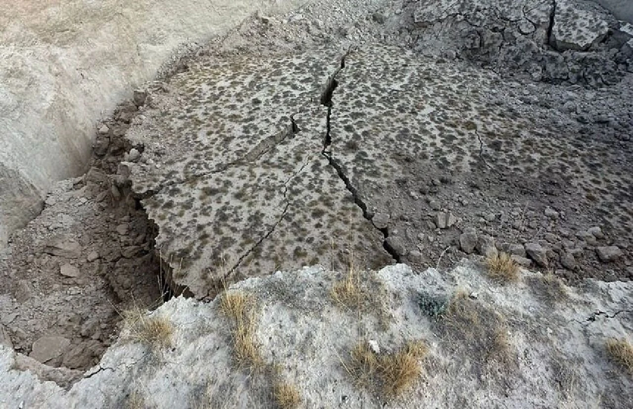 Konya'da tedirgin eden çöküntü! Dev obruk oluştu: Uçak düşmüş gibiydi