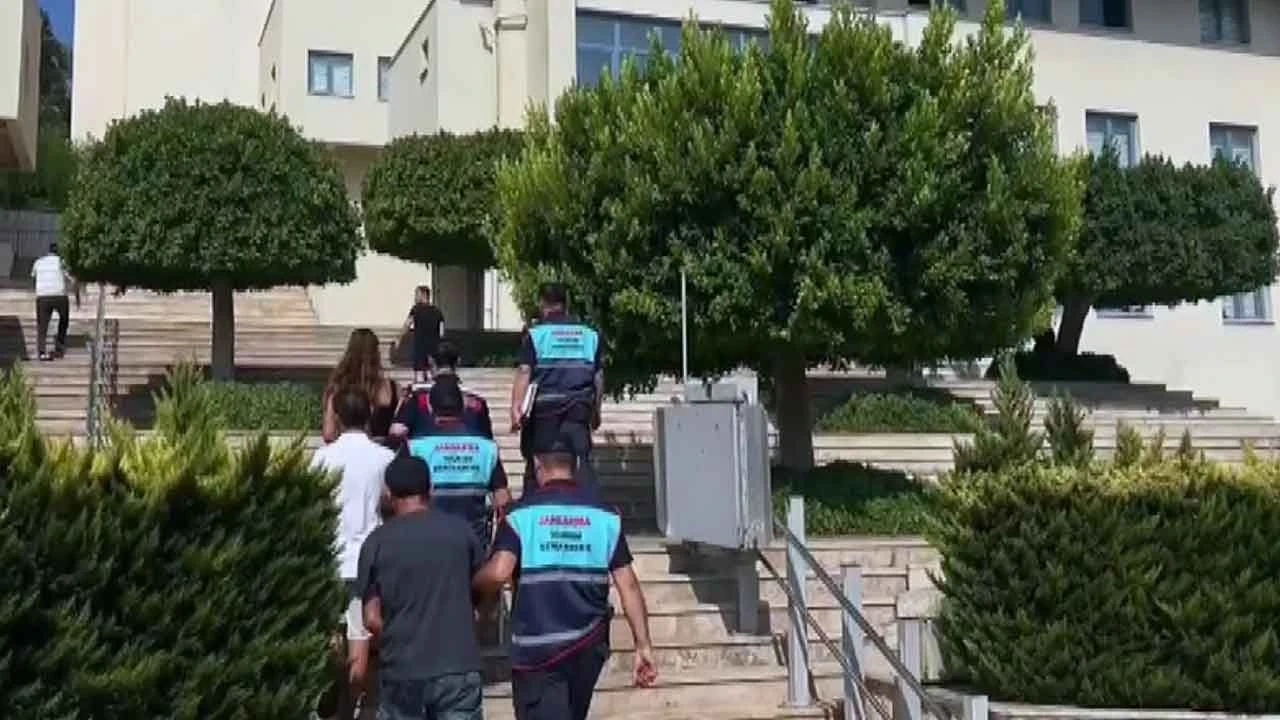 Lüks yatla Yunanistan'a gireceklerdi! İnsan kaçakçılığında kullandıkları yöntem 'pes' dedirtti - 2. Resim