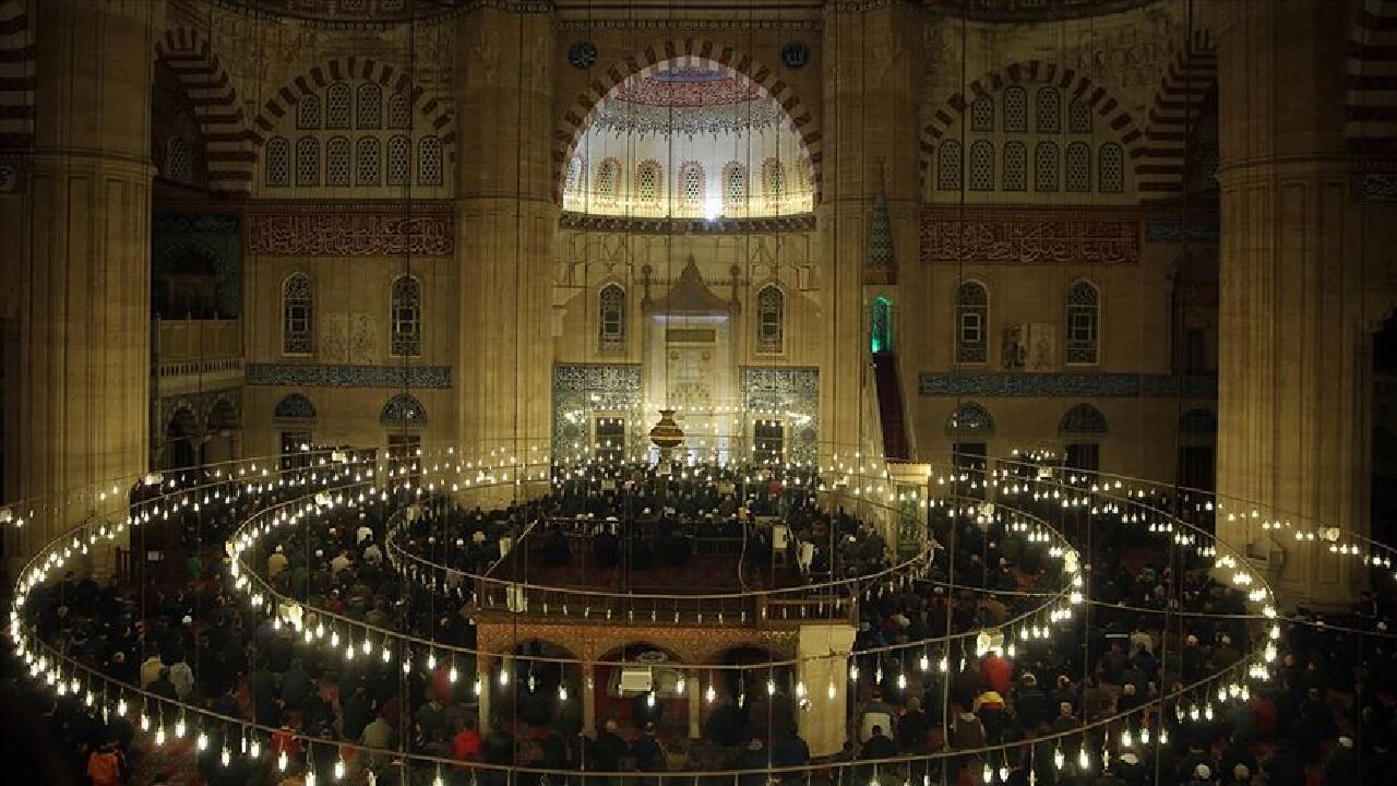 Mevlid Kandili bugün başlayan Rebiülevvel ayının 12. gecesi idrak edilecek