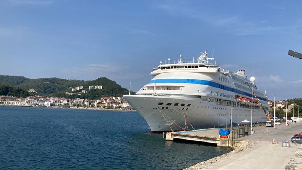 Rus turistlerin tercihi belli oldu: Sahiller dolup taştı! - 2. Resim