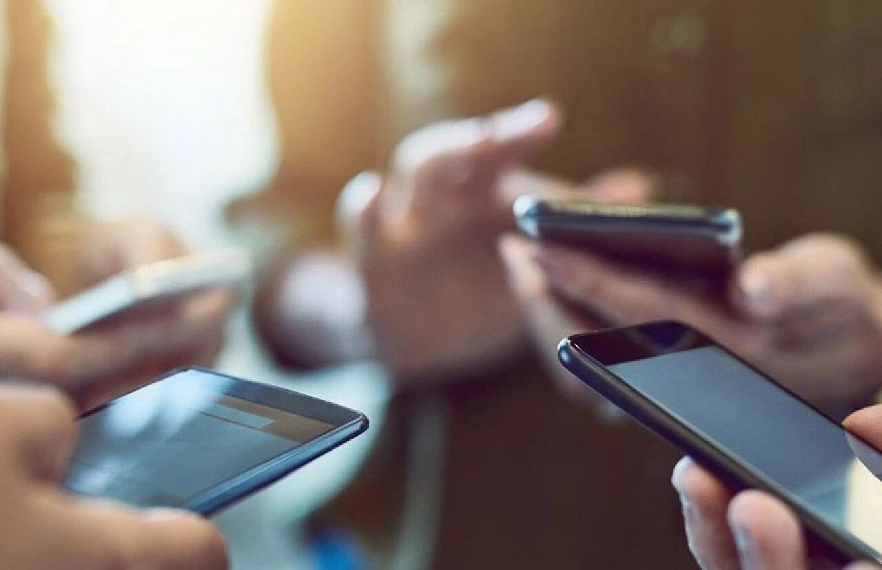 Uzun süre cep telefonu kullananlar dikkat! 12 yıl sonra korkunç gerçek ortaya çıktı - 2. Resim