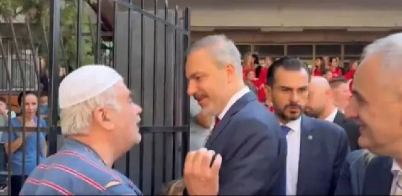 Bakan Fidan'a yaşlı amca arasında gülümseten diyalog! 'Tayyip abi nasıl?' - 1. Resim