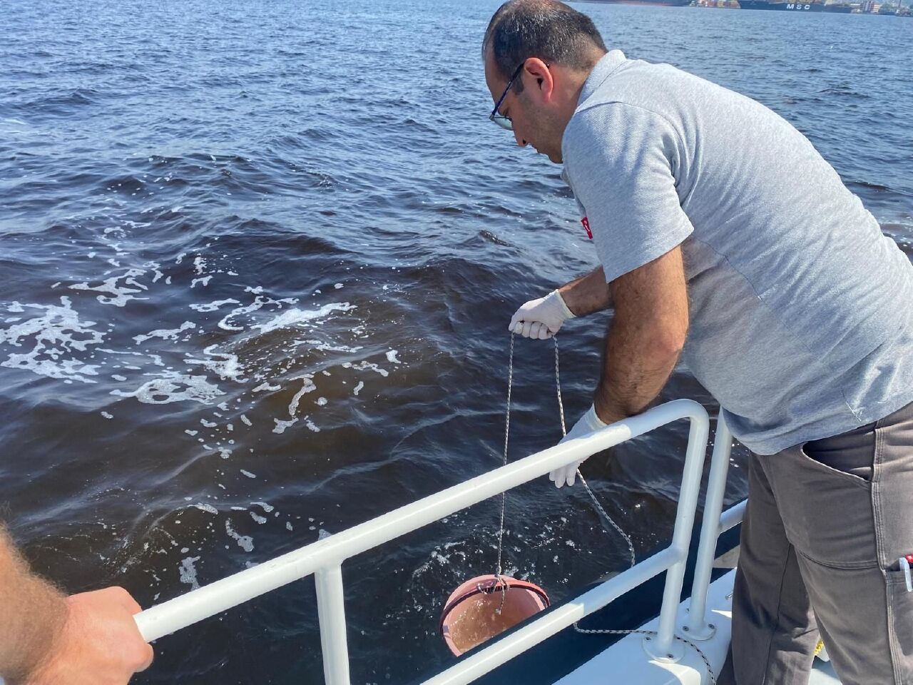 İzmir Körfezi'ndeki kirlilik felaketi için bakanlık harekete geçti! 'Hali içler acısı, sorumlular hesap verecek' - 2. Resim