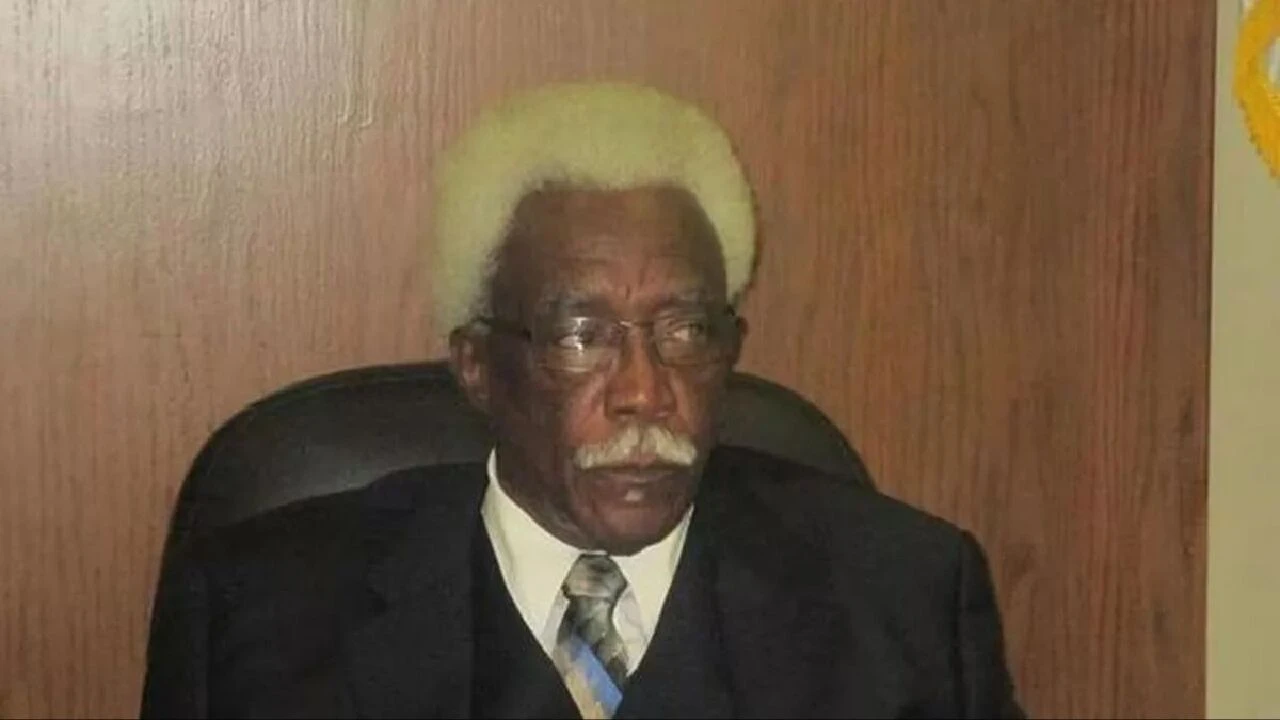 On yaşındaki çocuk eski belediye başkanını ve kızını öldürdü! Olayın detayları kan dondurdu - 2. Resim