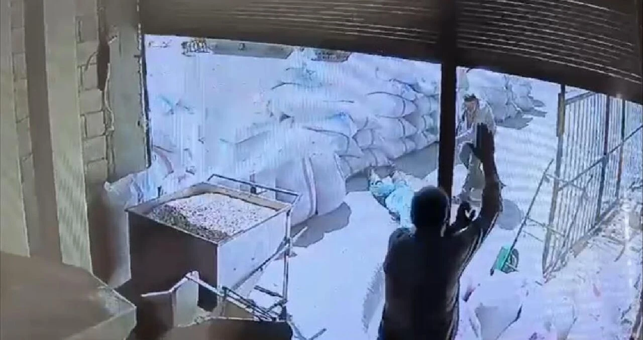 Önce arkadaşını sonra kendi eşini katletti! Vahşet anları kamerada