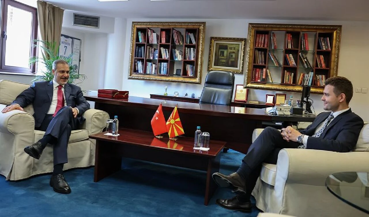 Son dakika | Dışişleri Bakanı Hakan Fidan Kuzey Makedonya'da: Soykırımın baş sorumlusu Netanyahu'dur - 1. Resim