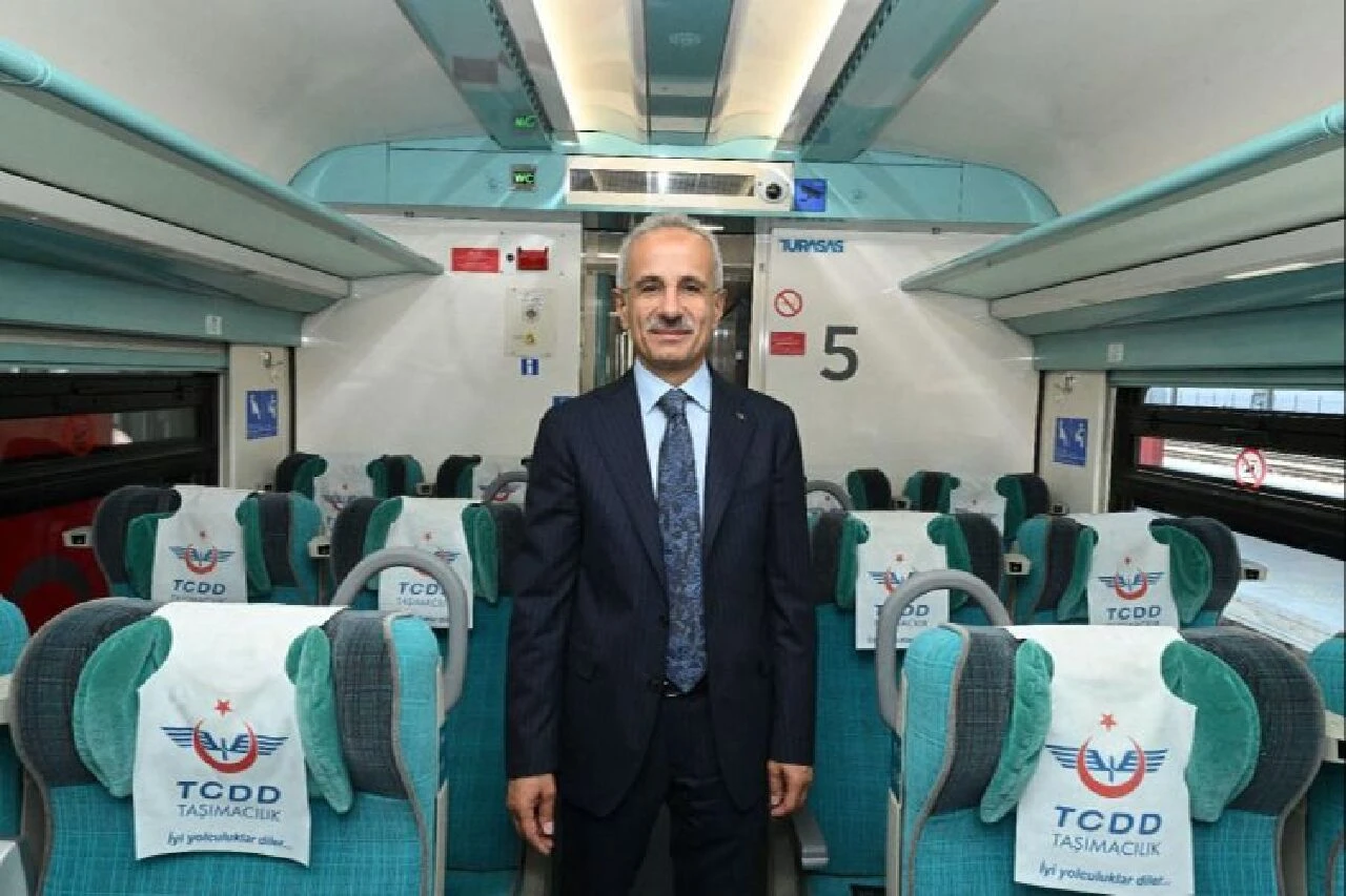 Bakan Uraloğlu müjdeyi verdi! Milli Hızlı Tren 2025'te yollarda
