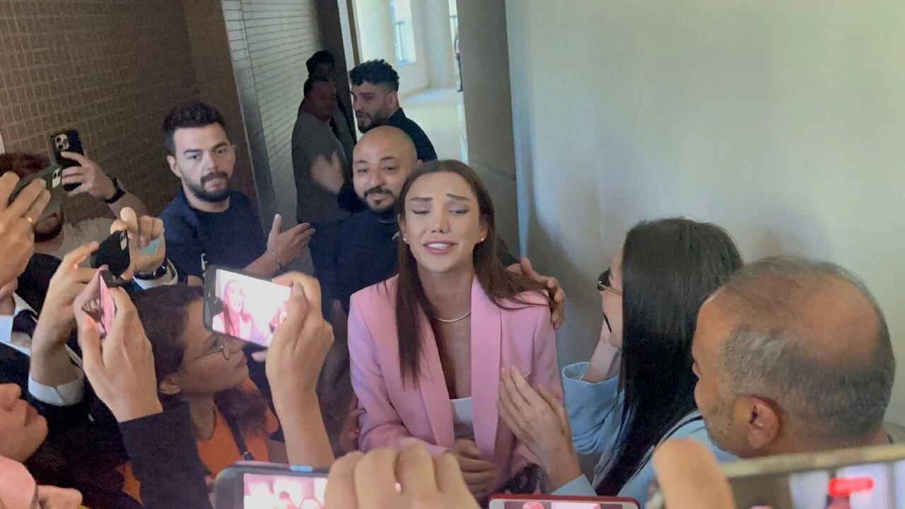 Dilan Polat sosyal medya paylaşımlarına başladı! 'Enerci' videosuyla döndü, emniyet kemeri detayı gözden kaçmadı