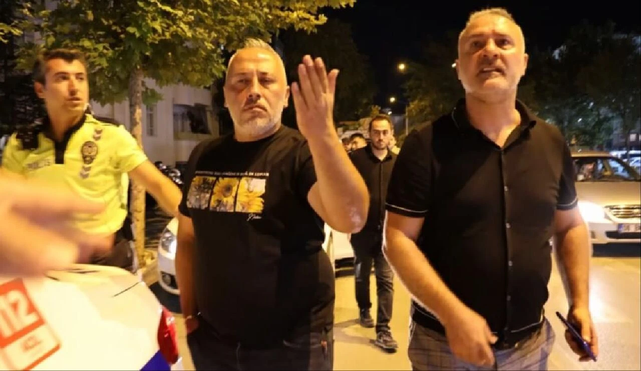 Hem hatalı hem öfkeli! Polise yasal olmayan işlem teklif etti, gazetecilere saldırdı - 2. Resim