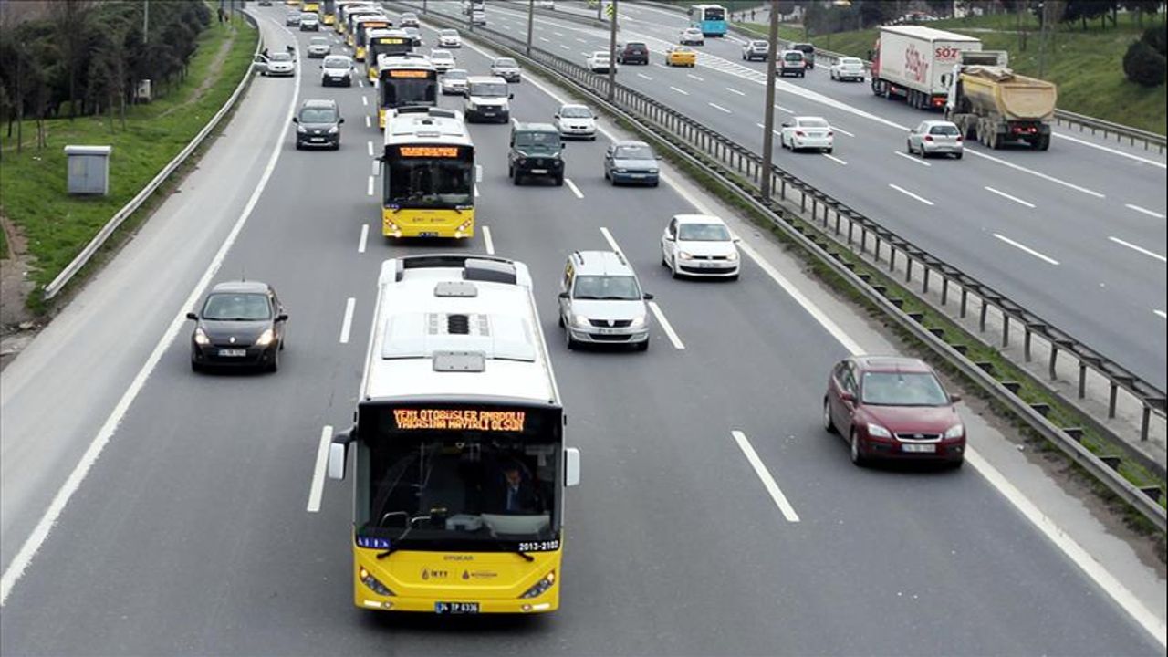 İETT&#039;den okulların açıldığı gün İstanbul&#039;a 7 yeni otobüs hattı geliyor