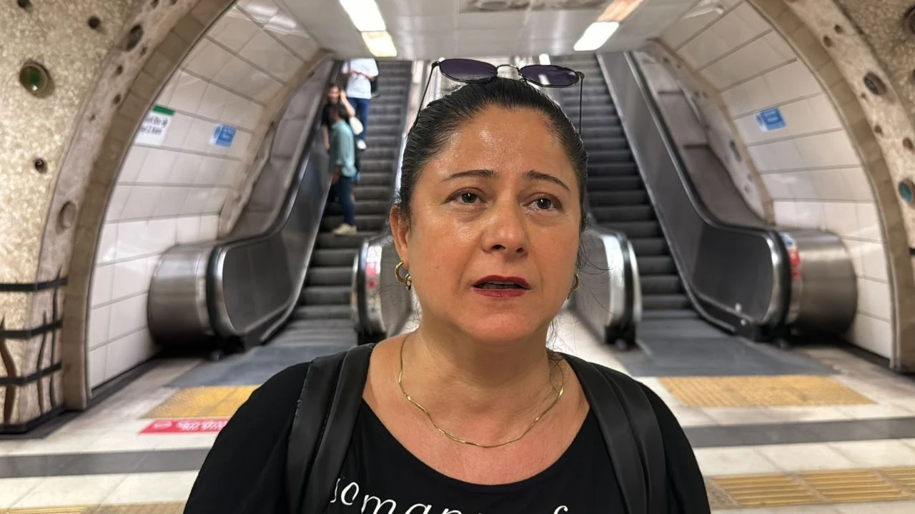 İstanbul'da iş çıkışı metro faciası: Bir anda ikiye kırıldı - 2. Resim
