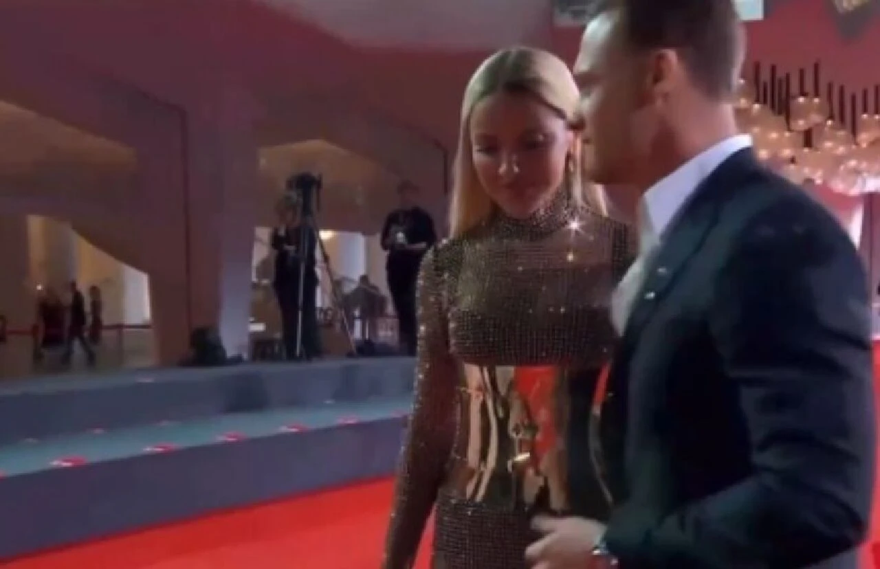 Kerem Bürsin ile Hadise'den kırmızı halıda şov! Beyonce piştisi yine konuşuldu